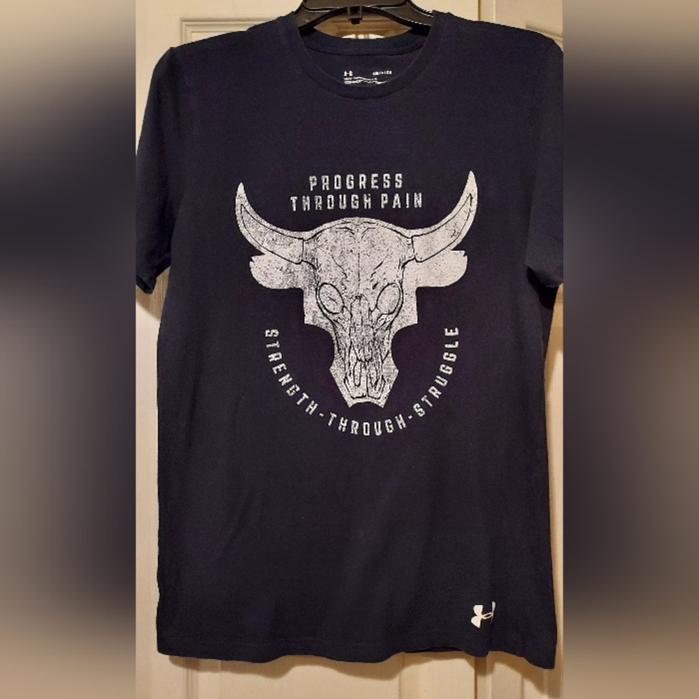Under Armour  Project Rock Black  T Shirt Logo S Progress Through Pain Heat Gear